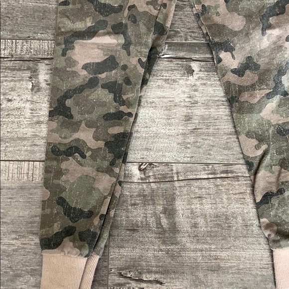 Kids size 5T pants - Picture 3 of 3